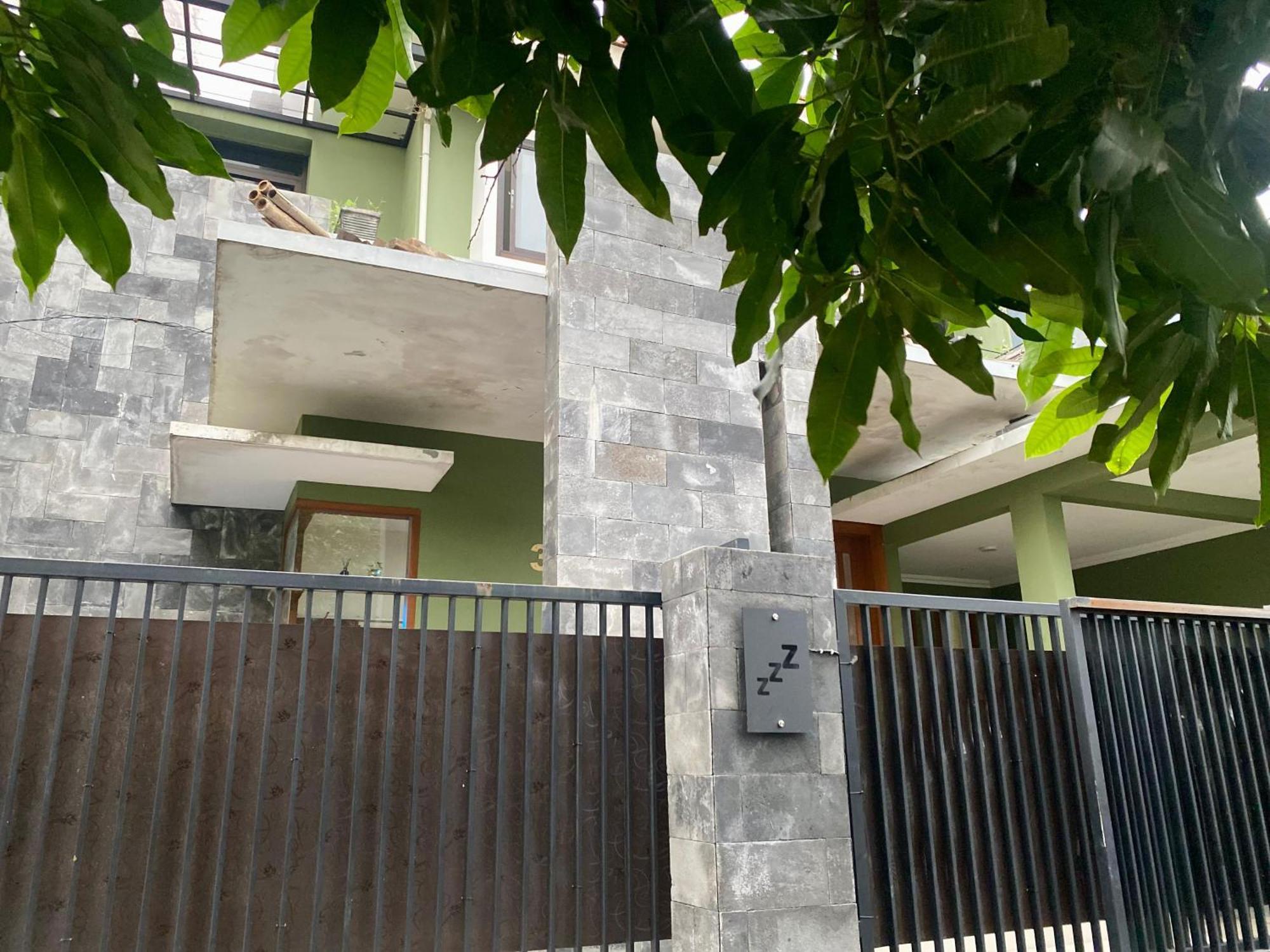 Zzz Hostel Malang Exterior foto